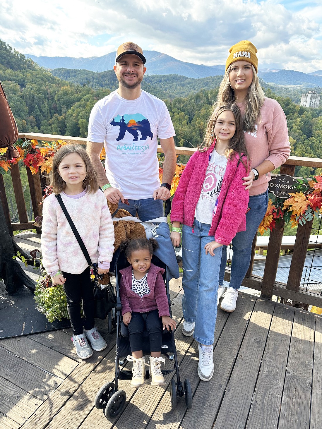 Phil and Melissa Kuhn are pictured with their three daughters, Khloe, Norah and Heidi. Photo Provided.