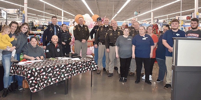 Christmas With A Cop' Gifts Kids And Officers A Better Holiday Season
