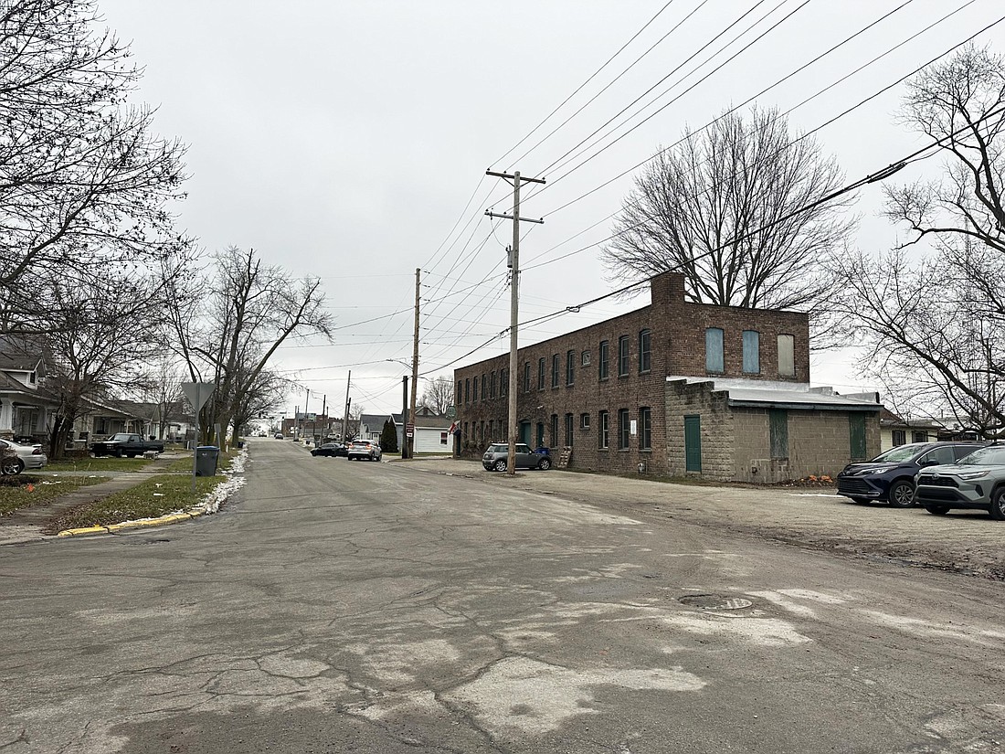 The Warsaw Traffic Commission continued discussing the intersections of Pope and Detroit and Detroit and Prairie streets at its meeting Wednesday. Pictured are the two intersections looking from the southeast corner of Prairie and Detroit toward Warsaw Cut Glass. Photo by David Slone, Times-Union