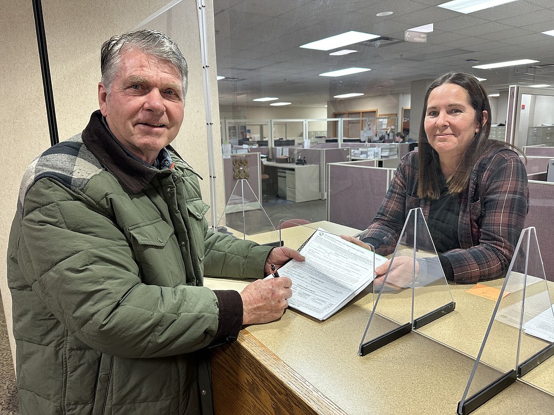 Delynn Geiger (L) files Friday afternoon to run for an at-large seat on the Kosciusko County Council. Melissa Boggs (R), chief deputy for the clerk of the circuit court, is seeking the clerk’s position in the 2024 election. Photo by David Slone, Times-Union