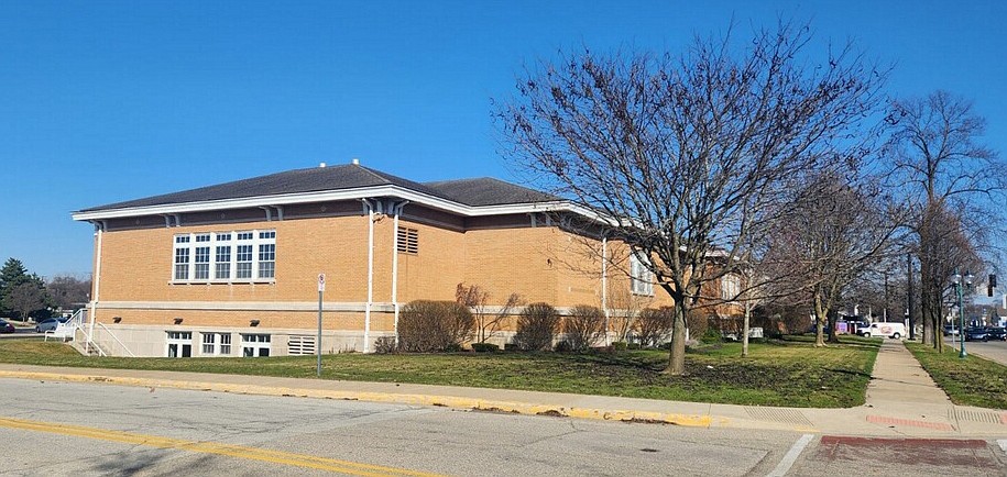 Warsaw Community Public Library was built in 1917. Photo by Patrick Webb, InkFreeNews