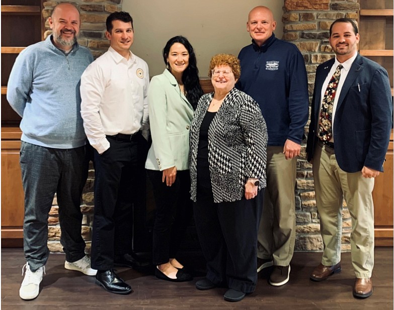 Kosciusko Leadership Academy recently learned about city and county government. Pictured (L to R) are KLA cadet Chris Plack, sponsored by Cardinal Services; KLA cadet Joseph Sobek, sponsored by Kosciusko County Prosecuting Attorney’s Office; KLA cadet Mikie Crate, self-sponsored; Joni Truex, county council at-large member; Warsaw Mayor Jeff Grose; and Scott Clay, campaign organizer. Photo Provided.