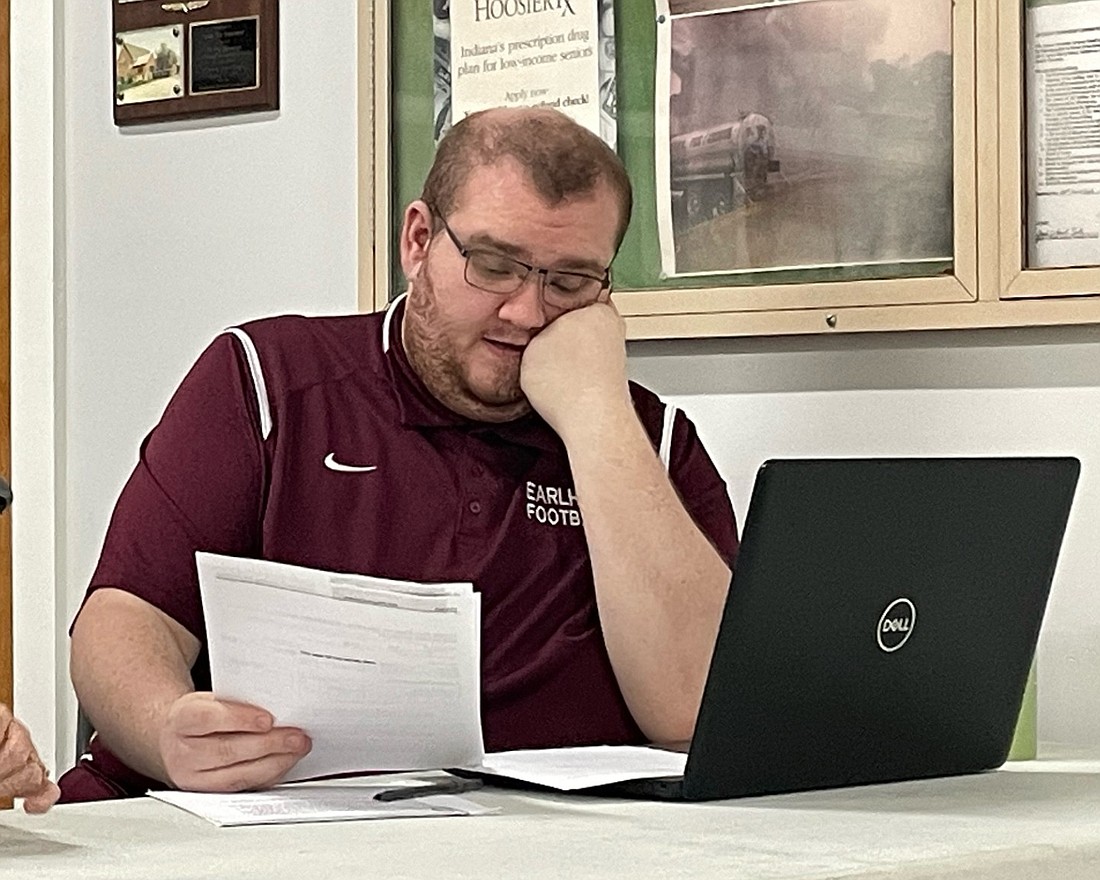 Sidney Town Council President Gavin Parrett provides updates at the council meeting Monday. Photo by Madison Hart, InkFreeNews