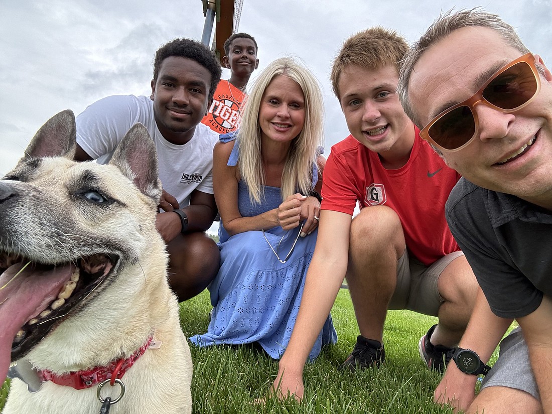 Pictured (L to R) are Zuri, Robinson, Roosevelt, Rachael, Ryun and David Hoffert. Photo Provided