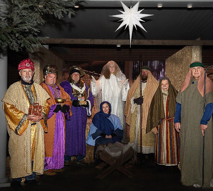 A live nativity scene is part of the Old Fashioned Christmas at 5:30 p.m. Nov. 30 at Oakwood Resort In Syracuse. Photo Provided