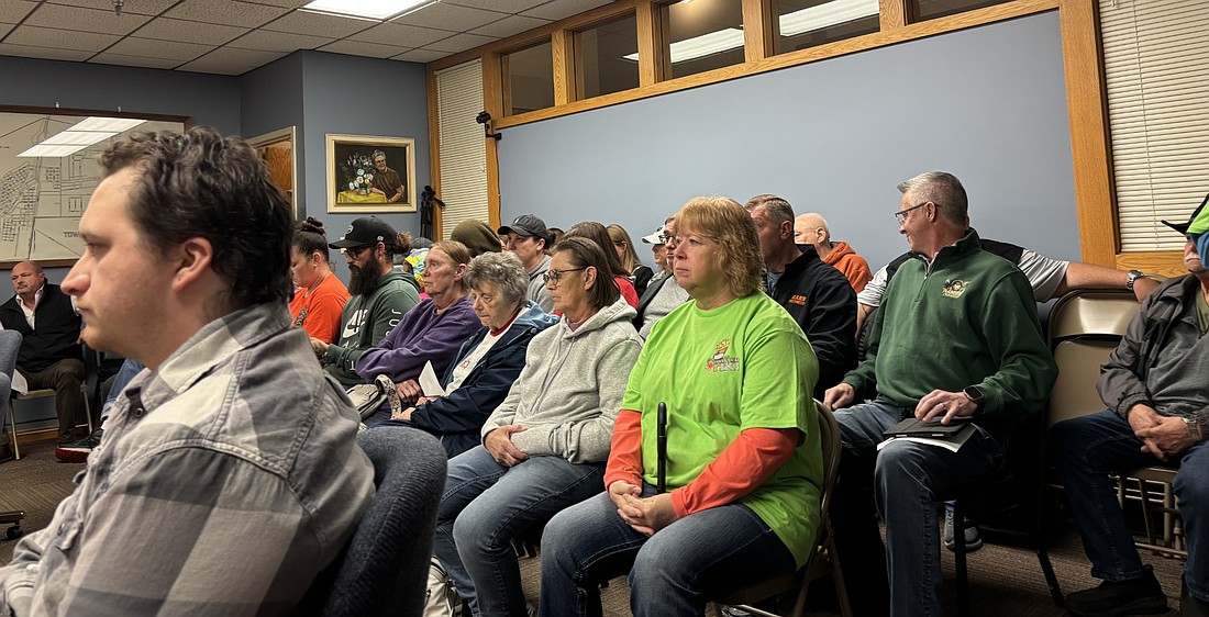 Every seat was taken and there was standing room only at the Syracuse Town Council meeting Tuesday with many there to support the Twisted Tiki Food Truck. Photo by Denise Fedorow