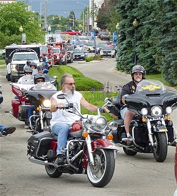 Memorial Wall Arrives Via Motorcade