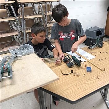 Wawasee School Offers 2019 Summer Robotics Camps