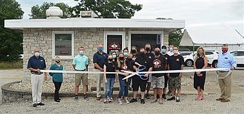 Hogs R Wild BBQ Has Ribbon-Cutting Ceremony With Kosciusko Chamber