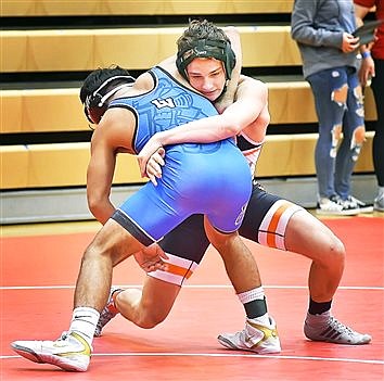 Warsaw Wrestlers Clinch 4th IHSAA?Sectional Title