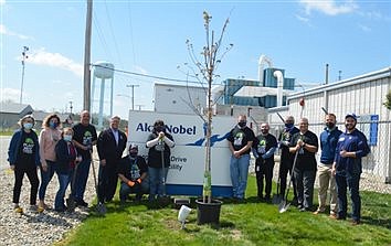 AkzoNobel & Chamber Plant Trees For Arbor Day