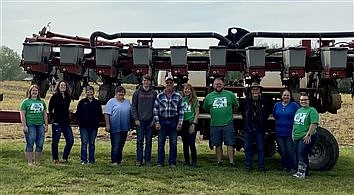 Eisenhower Kindergarteners Have A Local 4-H Farm Field Trip