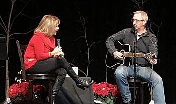 McEntire & Davis Return For ‘A Country Christmas’