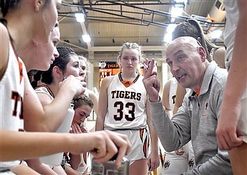 Lady Kingsmen ‘Dent’ Warsaw In Tiger Den