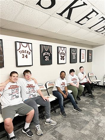 Warsaw Hoopsters Enjoy Champions’ Week Energy