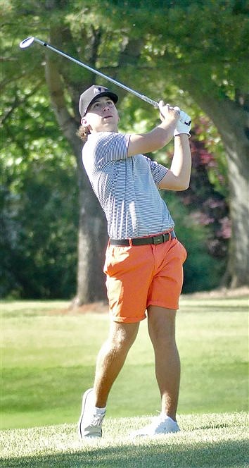 Warsaw, Two Individuals Advance At Golf?Sectional