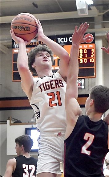 No. 1 NorthWood Tames Tigers For First Win At Warsaw In 20 Years