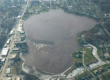 Center For Lakes And Streams Determines Discoloration In Center Lake Due To Algae